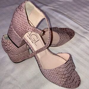 AGL sandals snake or crocodile skin embossed leather light mauve - NWOT